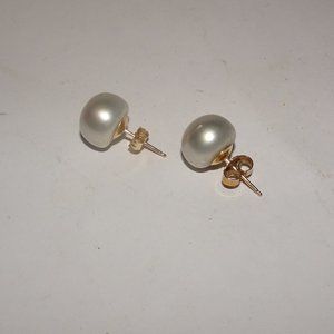 14KT Gold Button Pearl Stud Earrings